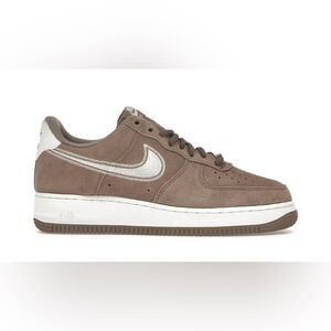 Nike Low-Top Sneaker in Taupe with White Swoosh